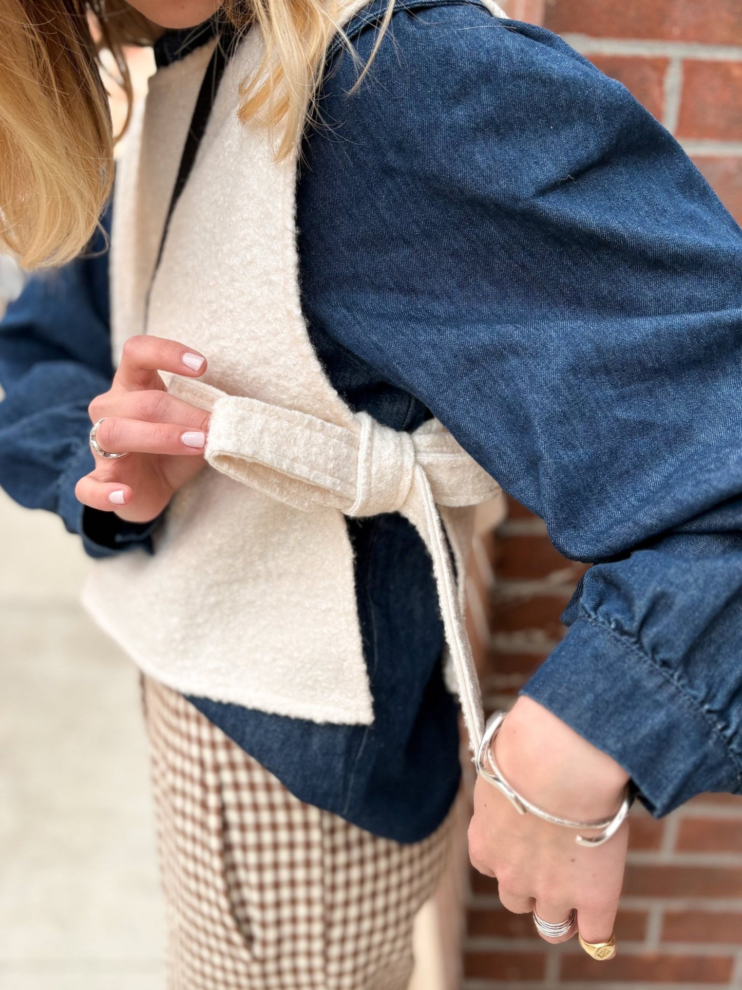 Pull plastron blanc